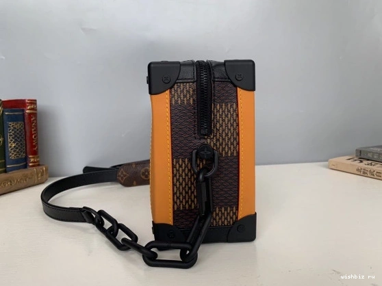 WIS VUITTON SOFT TRUNK LOUIS 0710